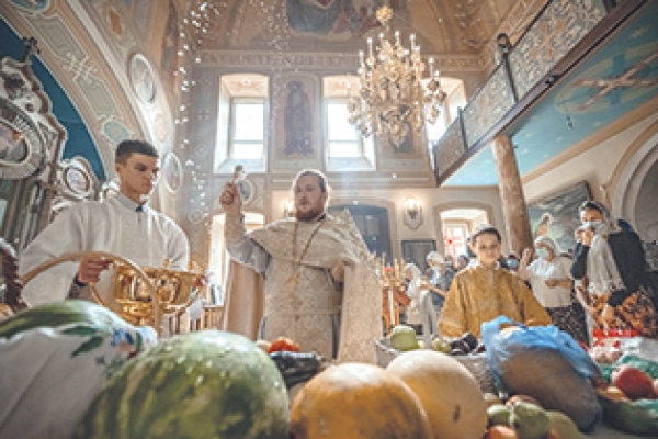 Спасут ли мед, яблоки и орехи?